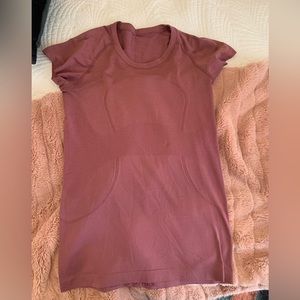Lululemon Swiftly Tech Short Sleeve- Size 8